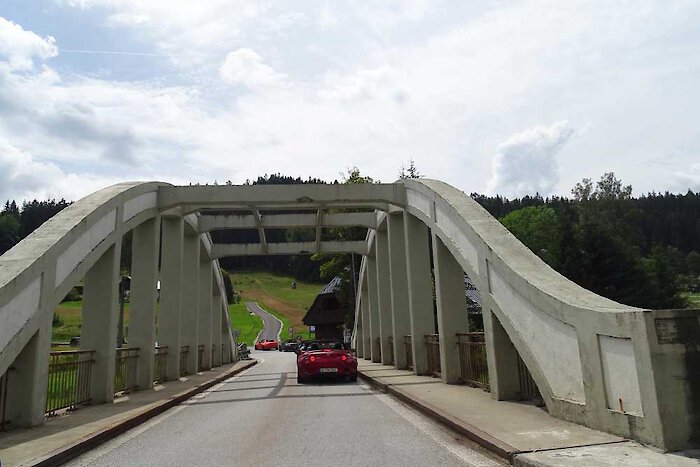 Cabriolet-Touren durch die Drei-Länder-Region um den Bayerischen Wald.